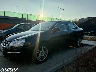 Volkswagen Jetta 1.6 FSI Comfortline - 4