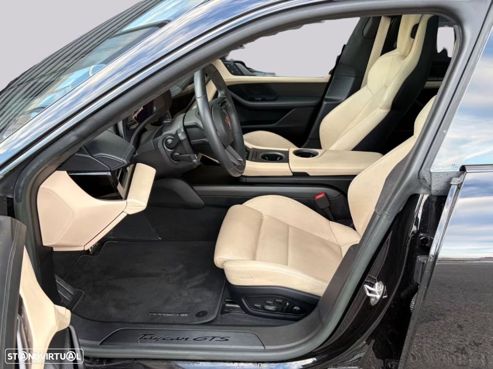Porsche Taycan - 7