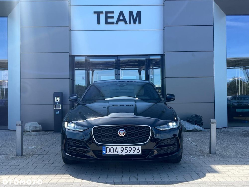 Jaguar XE - 2