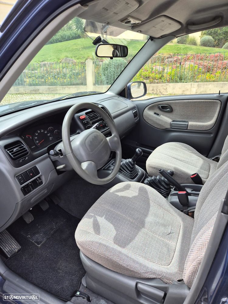 Suzuki Grand Vitara Metal Top 2.0 TDi - 8