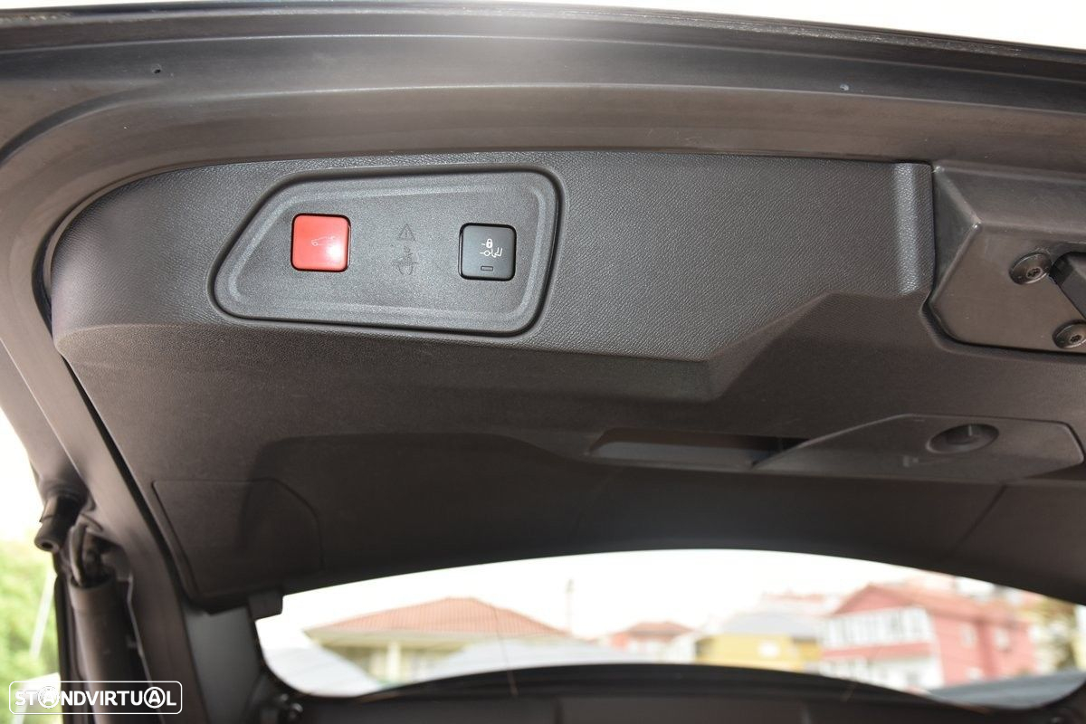Peugeot 3008 1.5 BlueHDi GT EAT8 - 21