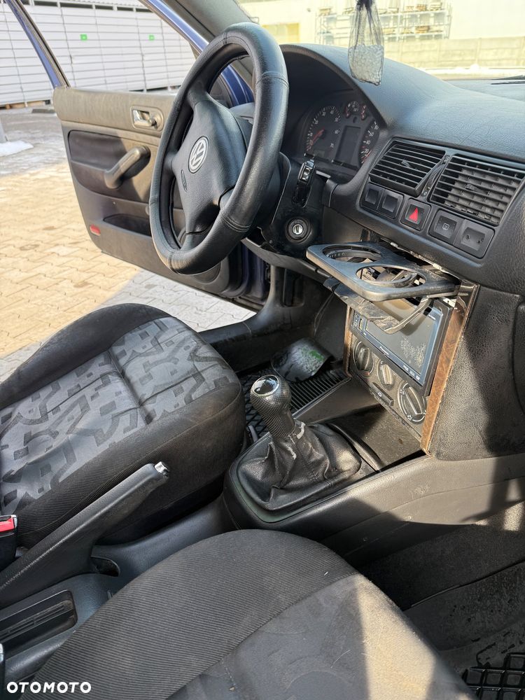 Volkswagen Golf - 29