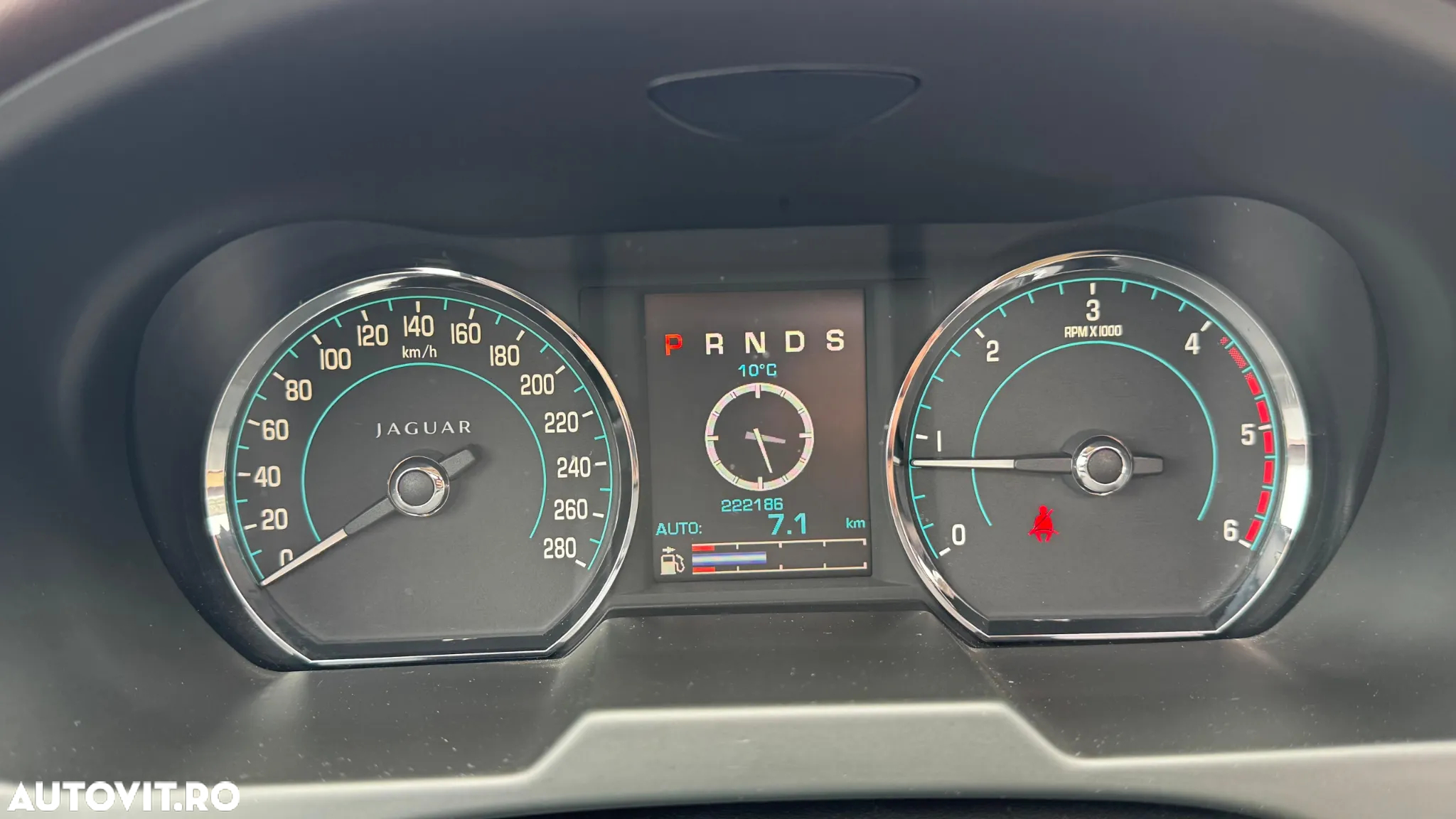 Jaguar XF 2.2D Premium Luxury - 20