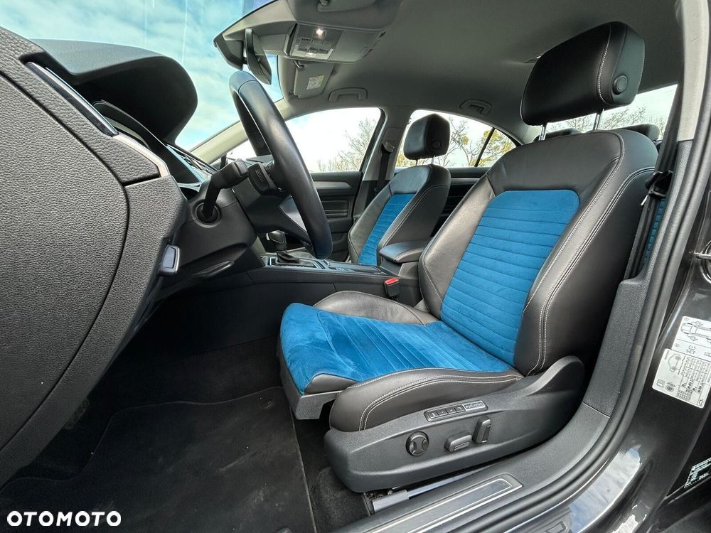 Volkswagen Passat 2.0 TDI Elegance DSG - 9