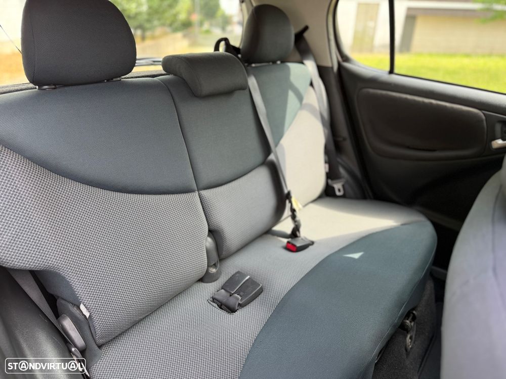 Toyota Yaris 1.0 Sol - 7