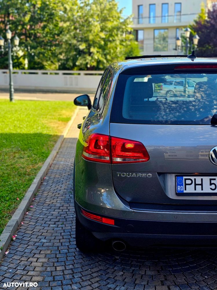 Volkswagen Touareg - 1
