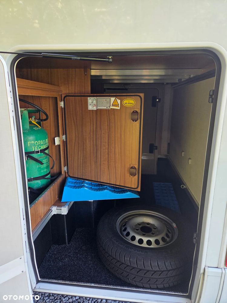 Mercedes-Benz Hymer - 19