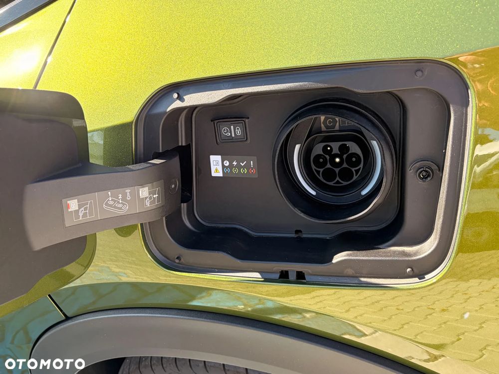 Peugeot 408 1.6 Plug-in Hybrid 240 GT Exclusive e-DCS7 - 30