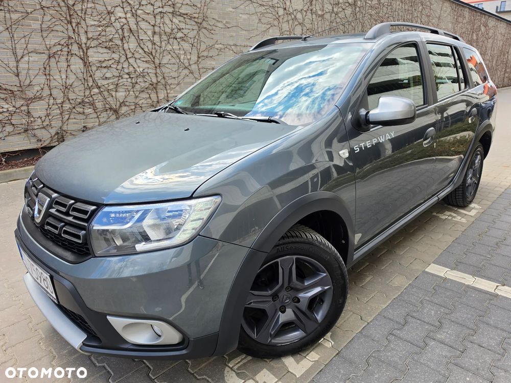 Dacia Logan TCe 90 S&S Stepway Celebration - 1