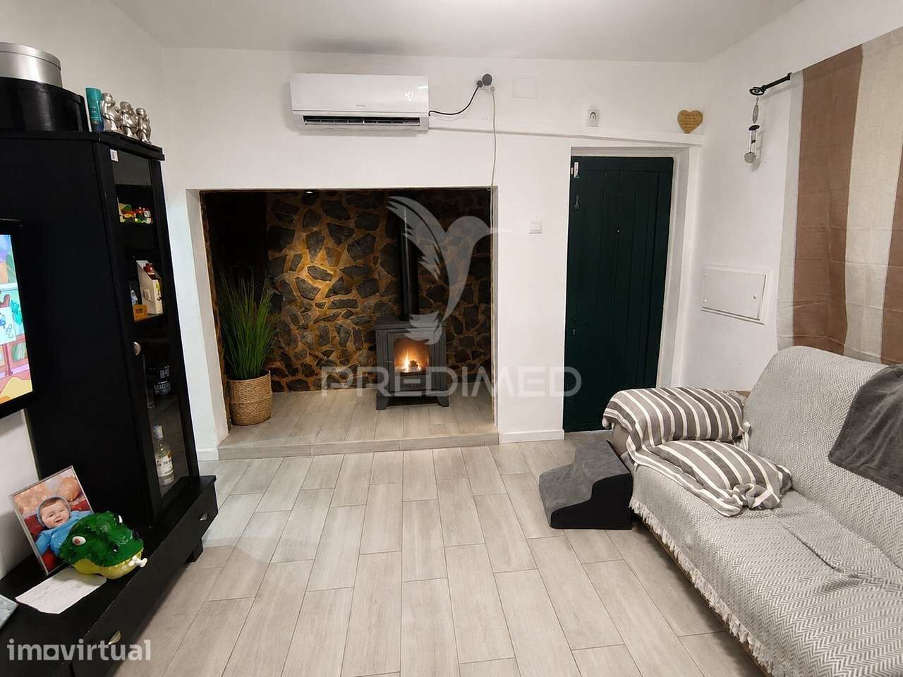 Moradia T4 com espaço exterior, churrasqueira e excelente potencial - Grande imagem: 2/25