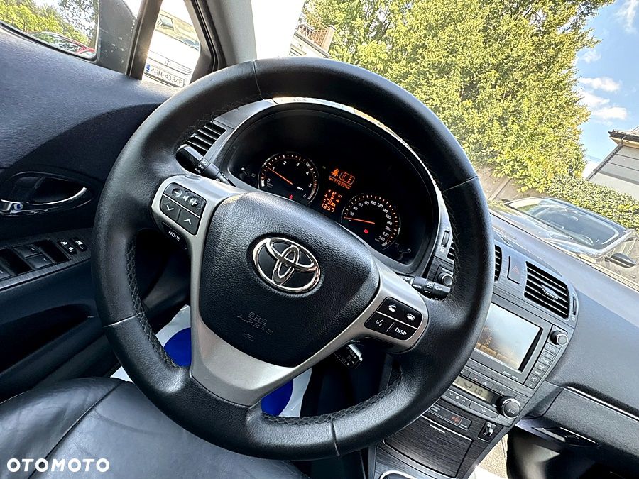 Toyota Avensis 2.0 D-4D Sol plus+NAVI - 25