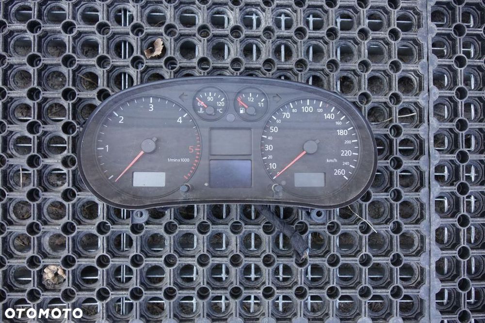 LICZNIK ZEGARY EU AUDI A3 8L DIESEL 8L0920900E - 2