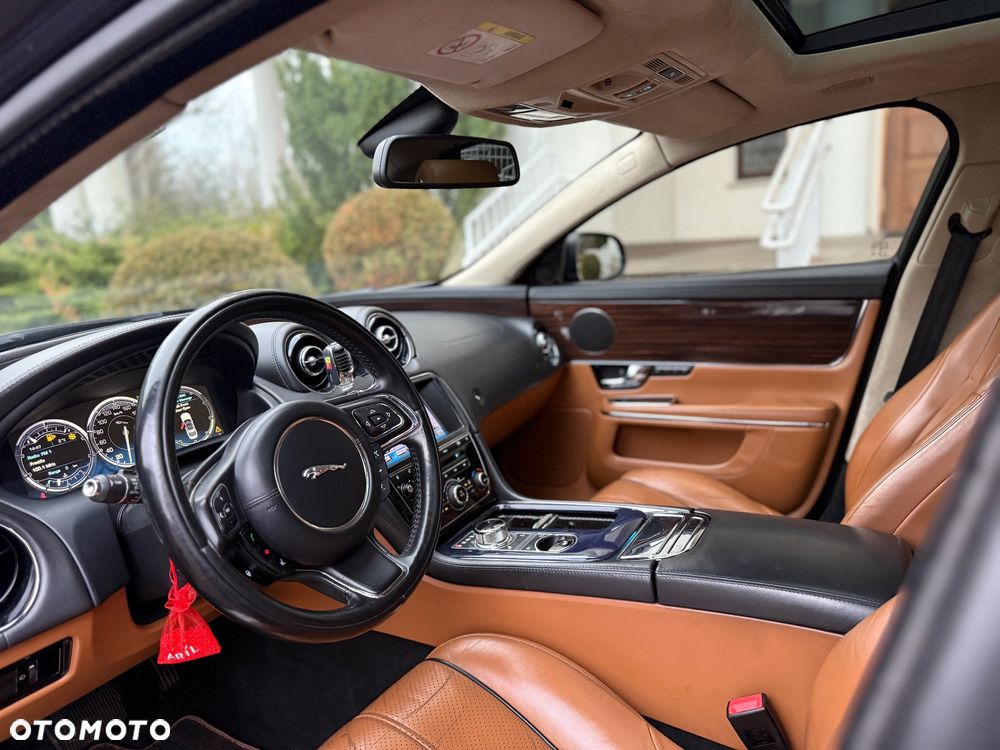 Jaguar XJ 3.0 D V6 Premium Luxury - 7