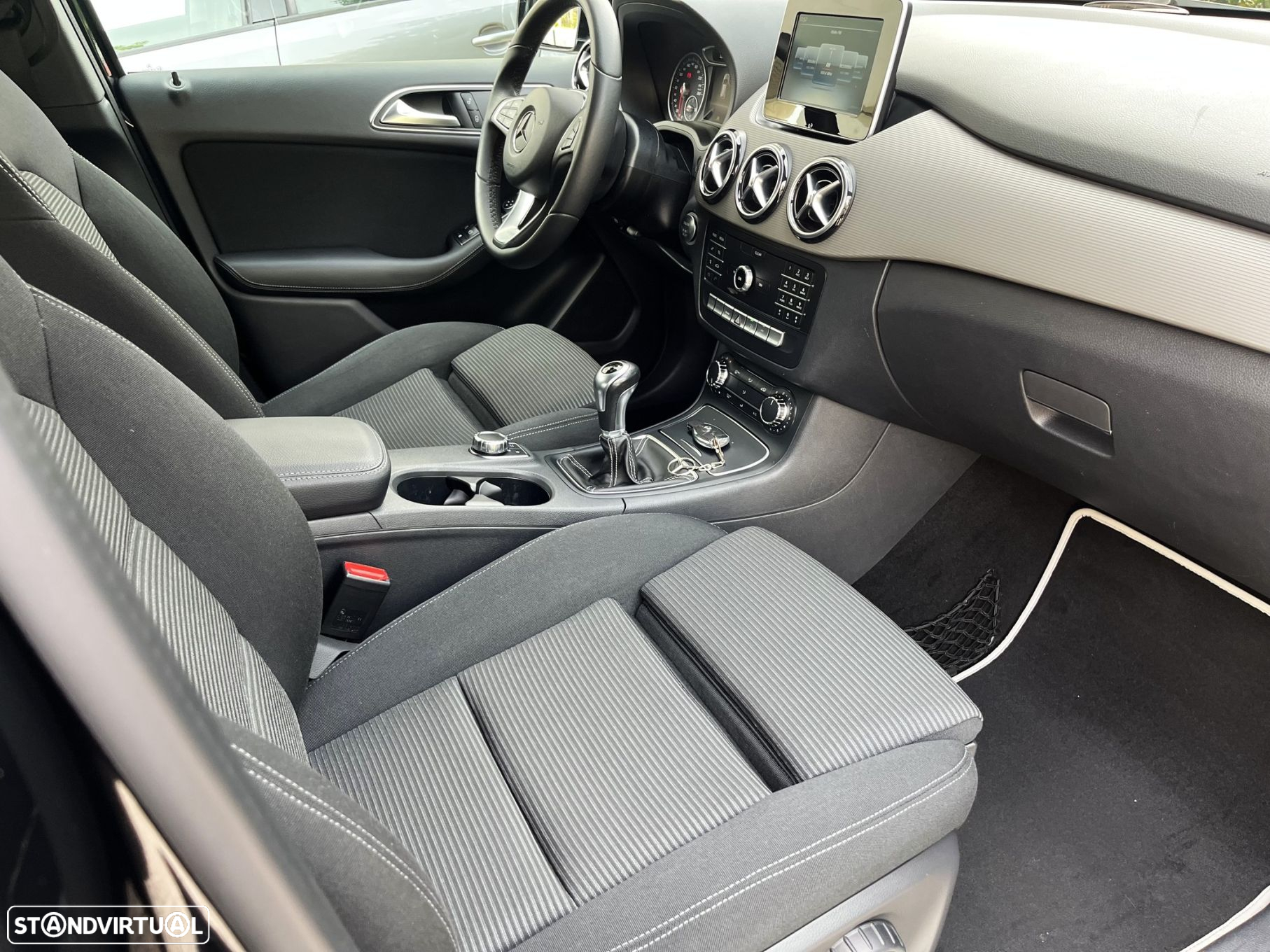 Mercedes-Benz B 180 d Style - 13