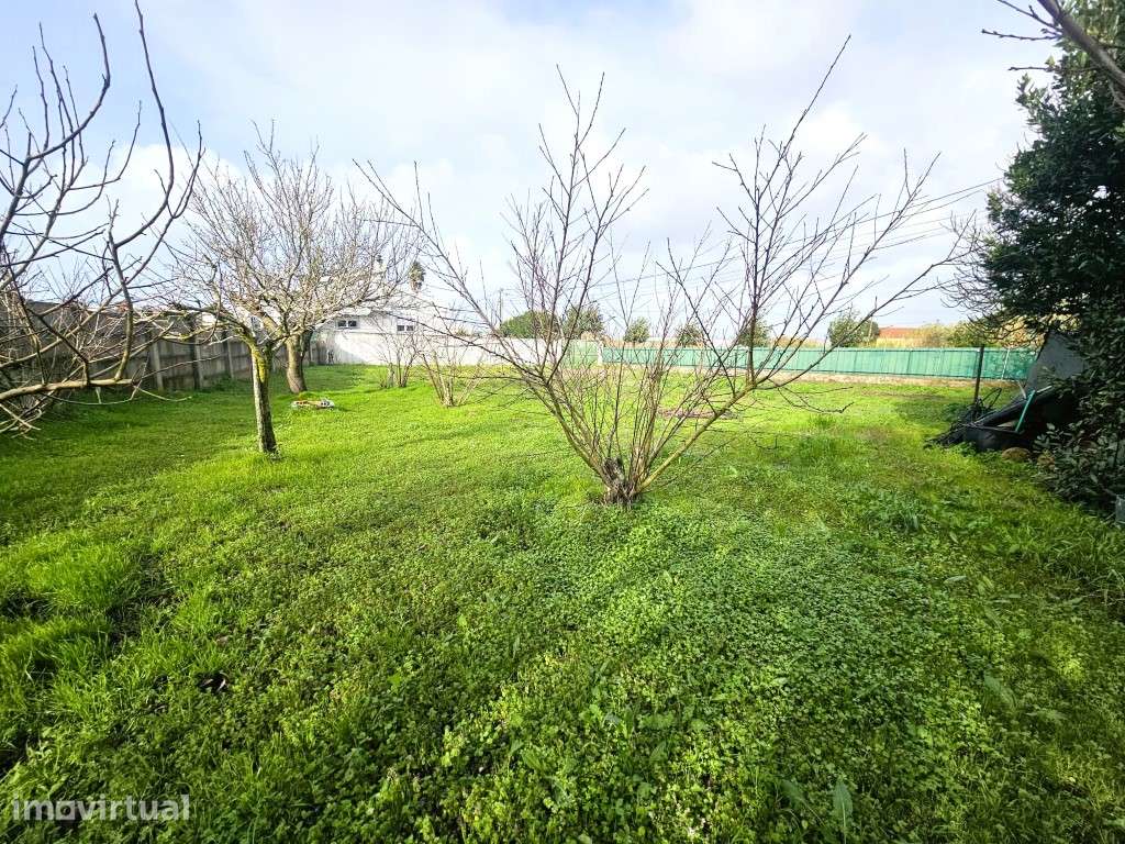 Terreno com 1.027m2 com elevado potencial construtivo- Lourinhã - Grande imagem: 4/9