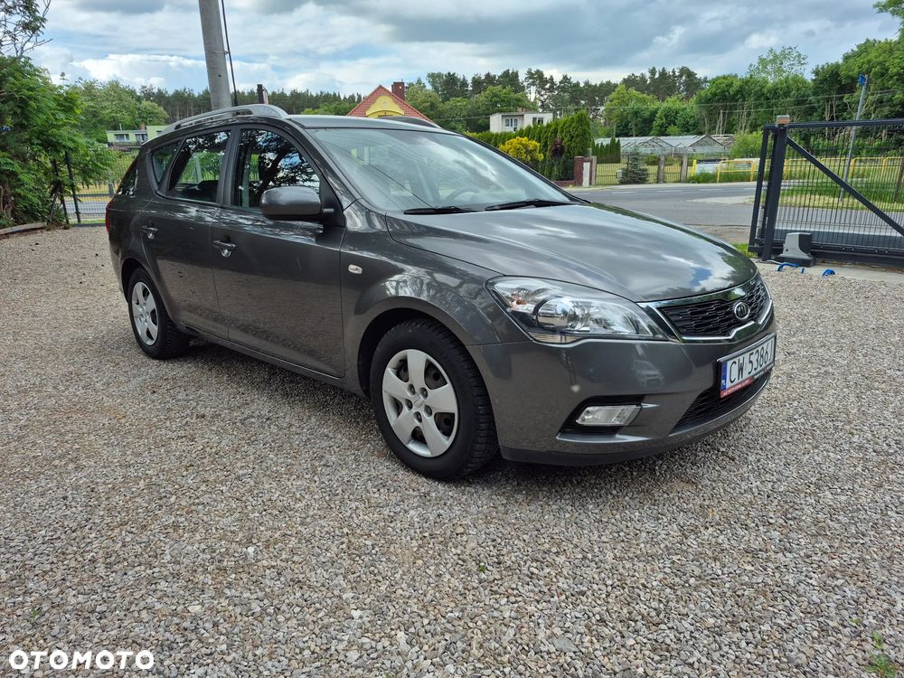 Kia Ceed 1.4 CVVT Dream-Team Edition - 2