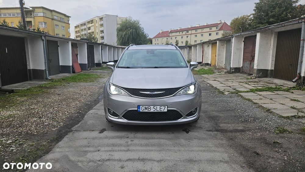 Chrysler Pacifica - 13