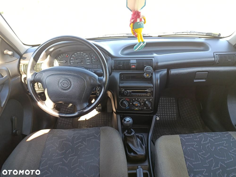 Opel Astra 1.4 World Cup - 12