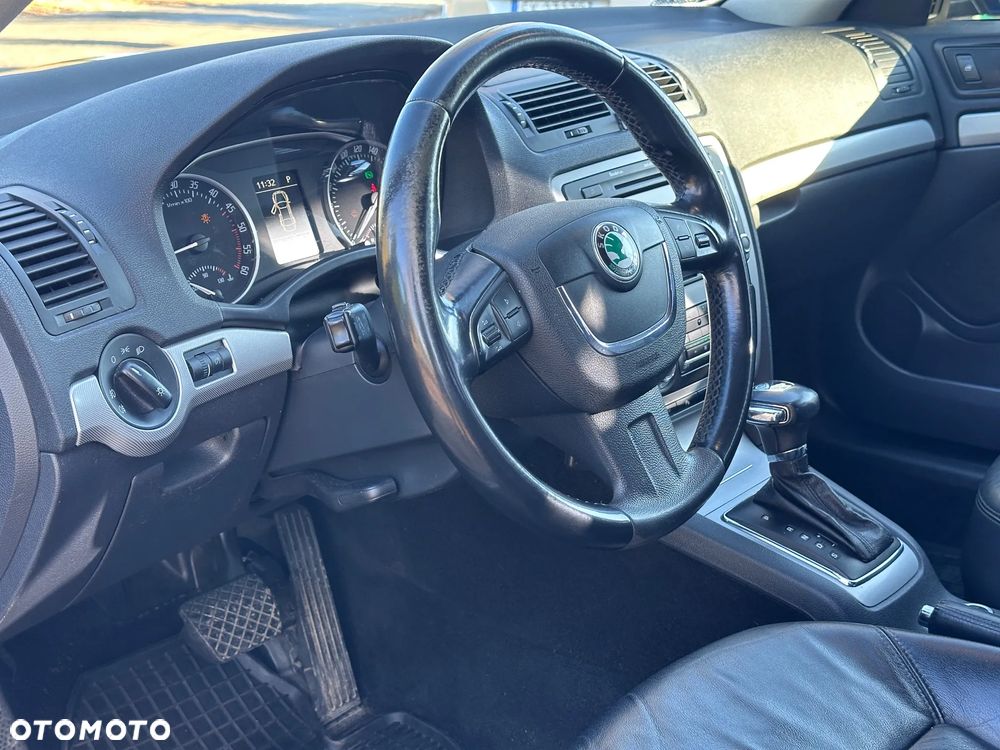 Skoda Octavia 1.6 TDI Ambiente DSG - 16