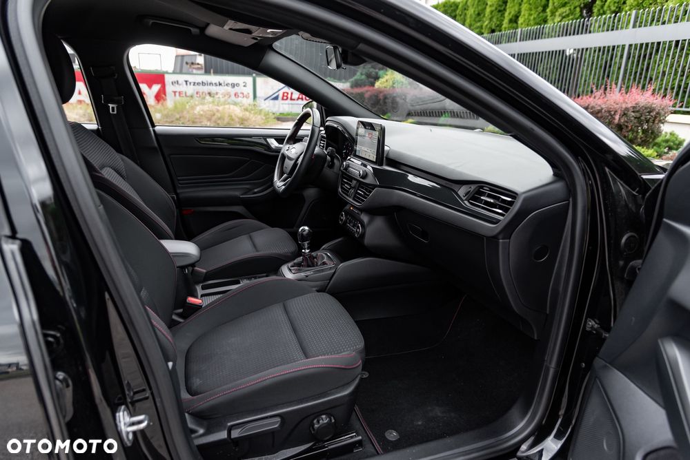 Ford Focus 1.0 EcoBoost Start-Stopp-System ST-LINE - 25