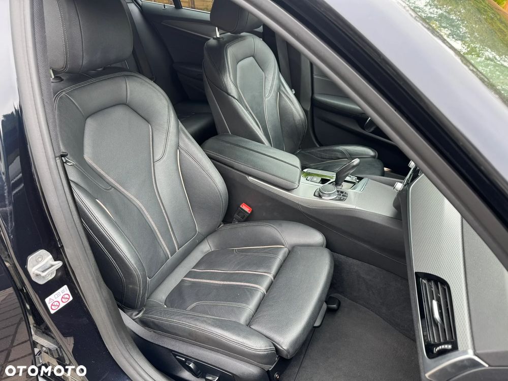 BMW Seria 5 520d M Sport Edition - 24