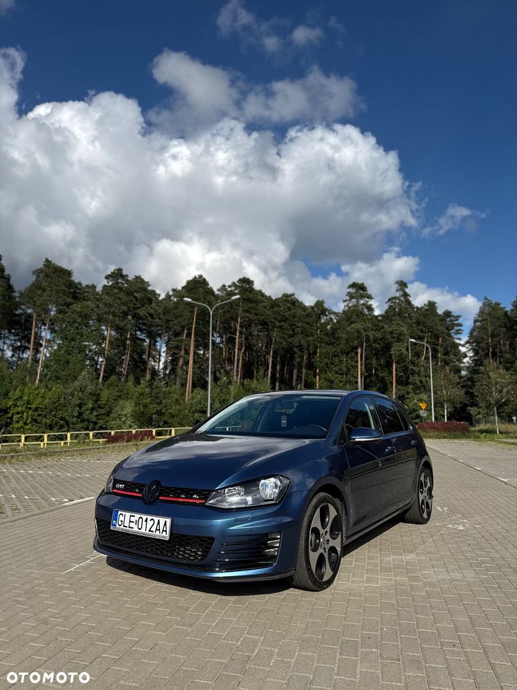 Volkswagen Golf - 30