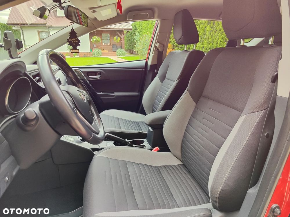 Toyota Auris Hybrid 135 Comfort - 11