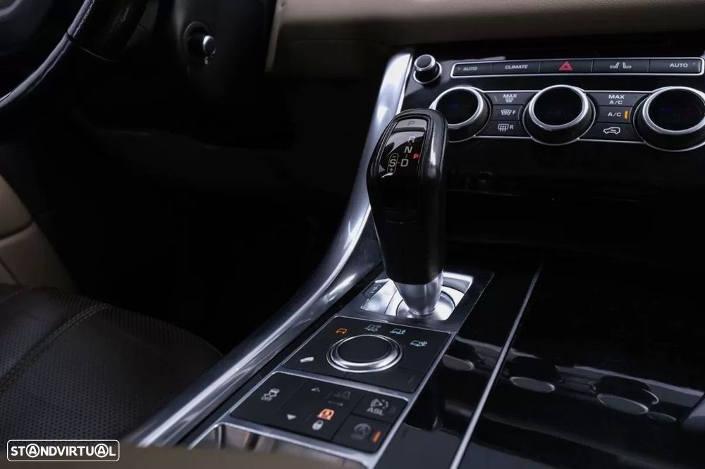 Land Rover Range Rover Sport 3.0 TDV6 HSE Dynamic - 29