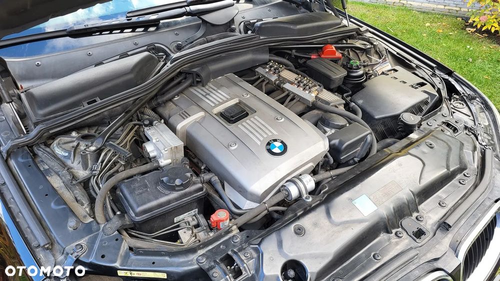 BMW Seria 5 530i - 25