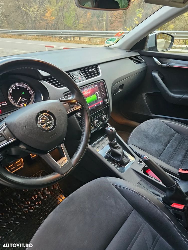 Skoda Octavia Combi 2.0 TDI 4x4 DSG Scout - 13