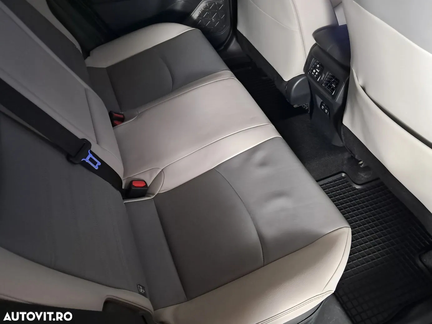 Toyota RAV4 - 19