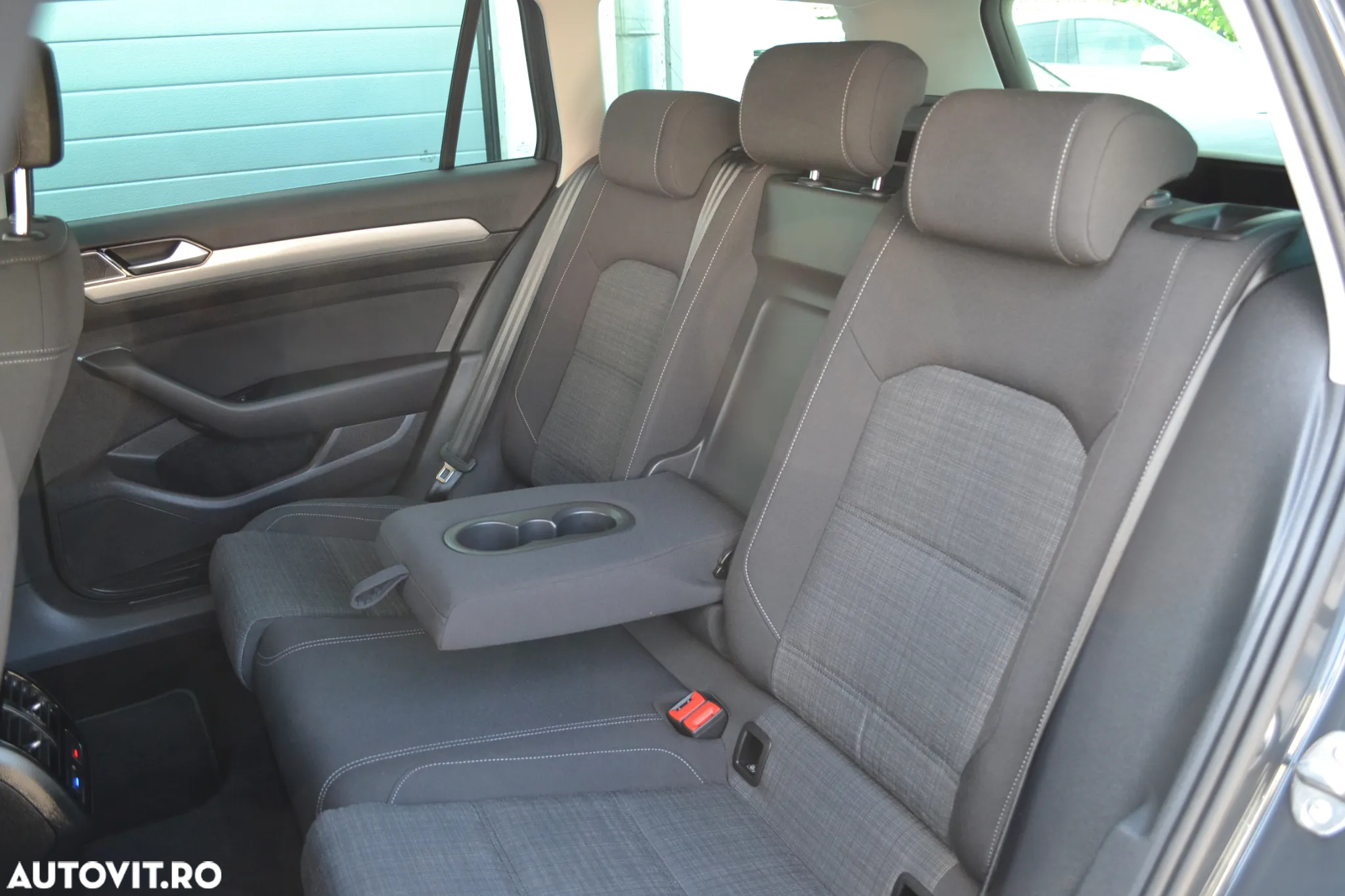 Volkswagen Passat Variant 2.0 TDI SCR DSG Business - 14