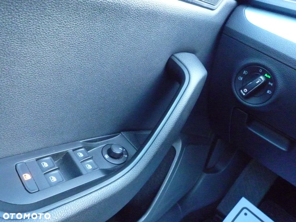 Skoda Superb Combi 2.0 TDI DSG Style - 18