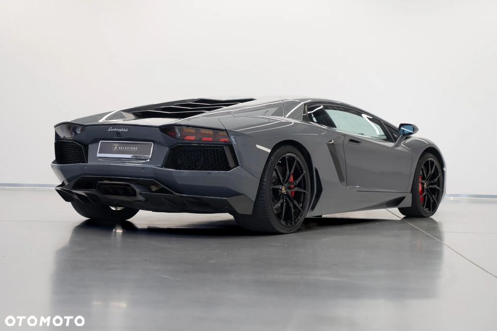 Lamborghini Aventador LP 700-4 - 7
