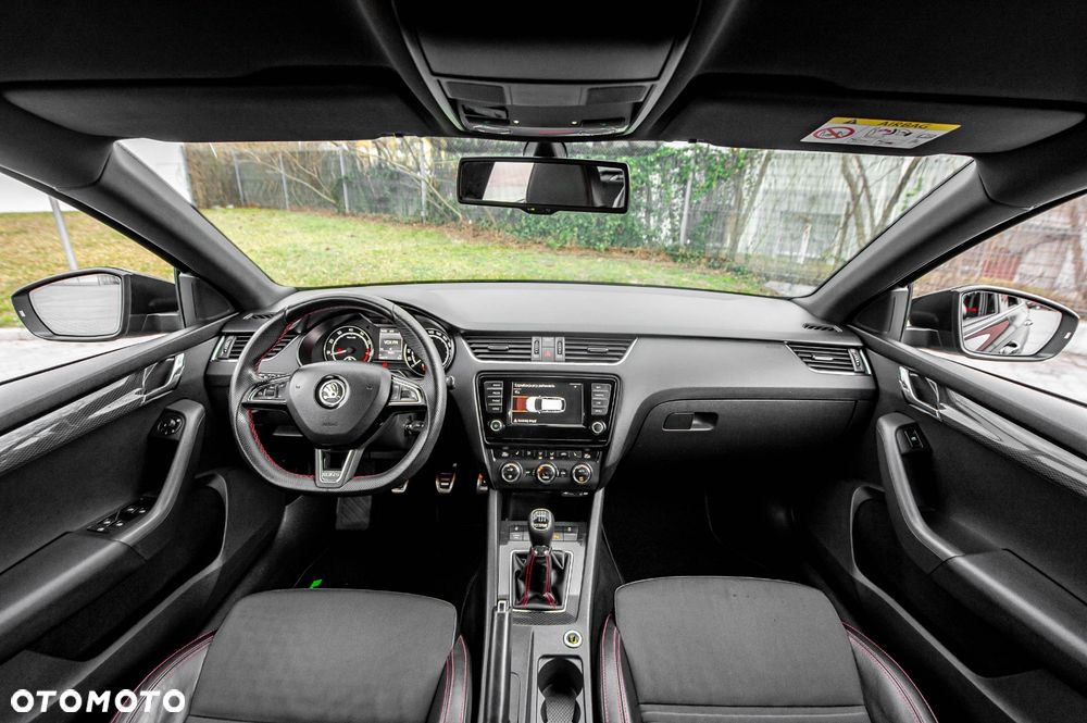 Skoda Octavia 2.0 TSI RS - 33