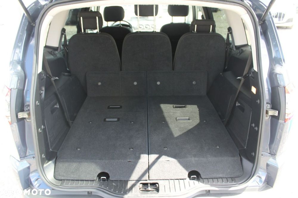 Ford S-Max - 12