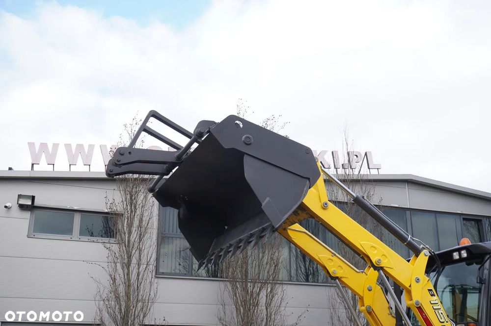 New Holland B115B / 4600 MTH! / 2021 - 13