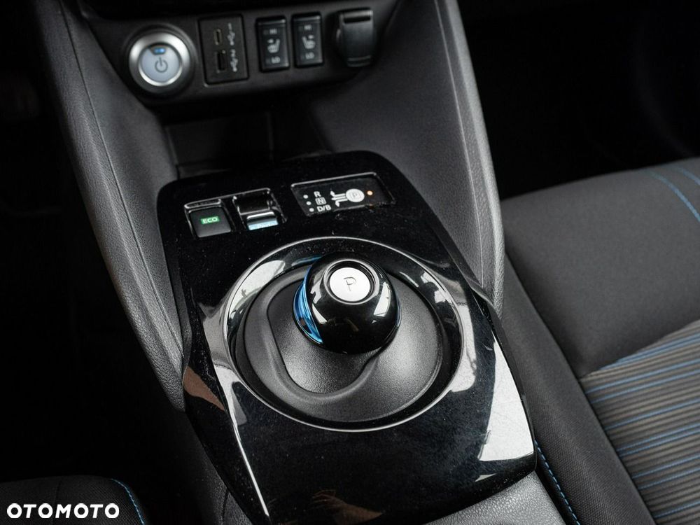 Nissan Leaf 40kWh N-Connecta - 16