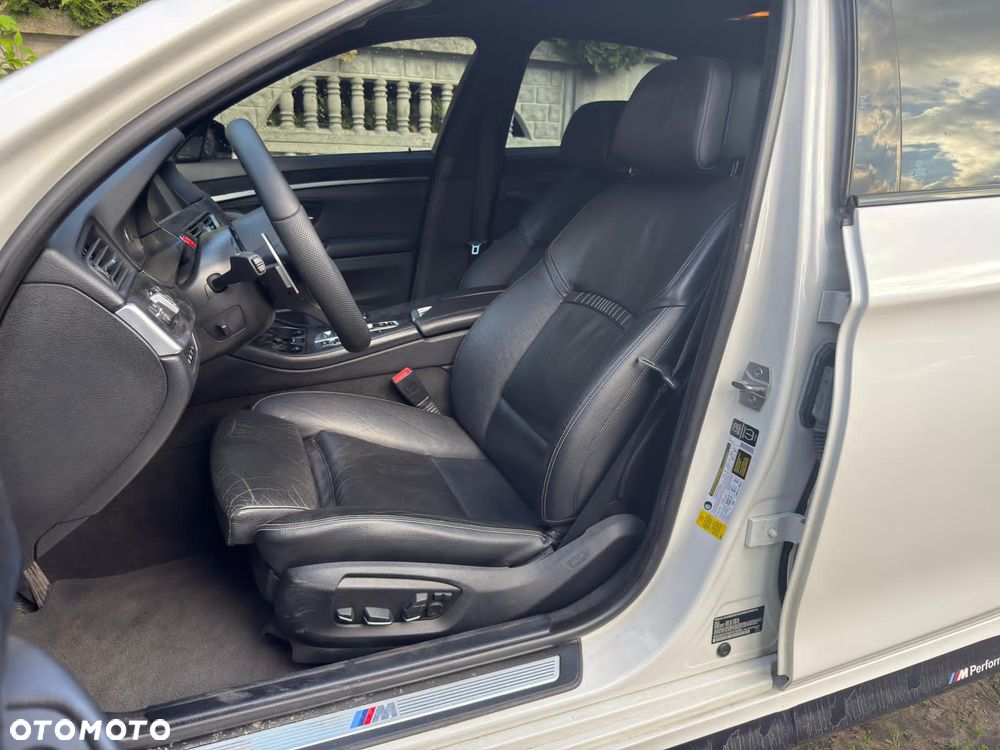 BMW Seria 5 535i Sport-Aut - 11