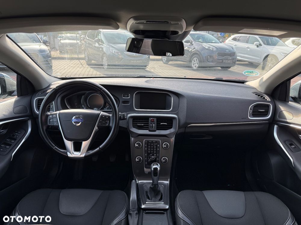 Volvo V40 D4 Drive-E Momentum - 16