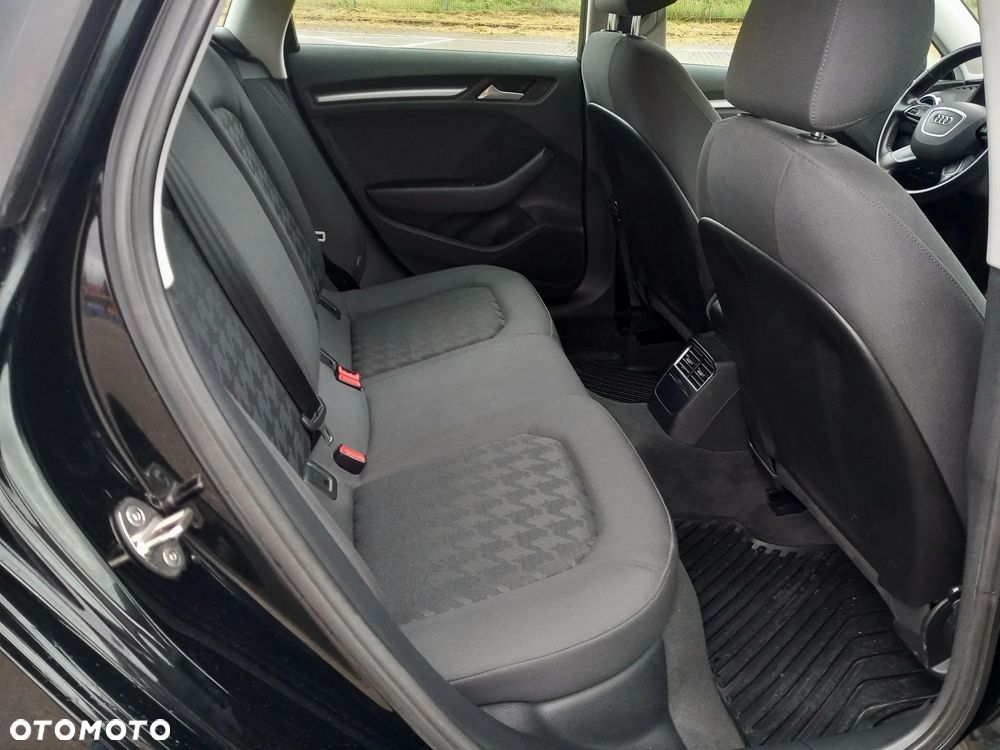 Audi A3 Sportback 2.0 TDI (clean diesel) Ambiente - 38