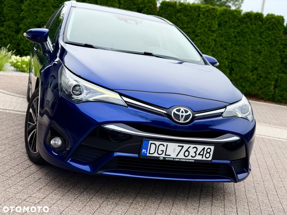 Toyota Avensis 2.0 D-4D Premium - 16