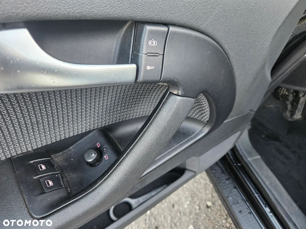 Audi A3 3-drzwiowe 1.6 Ambition - 3