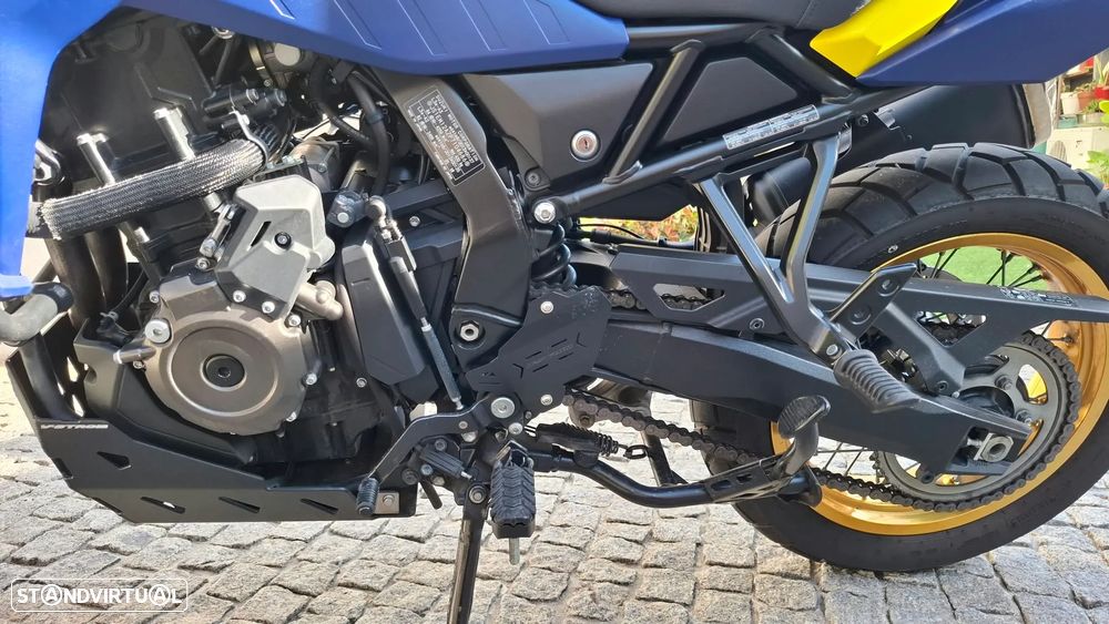 Suzuki v-strom v - 11