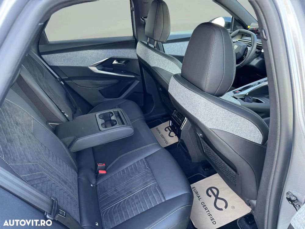 Peugeot 3008 1.2 Hybrid 145 e-DCS6 GT - 13