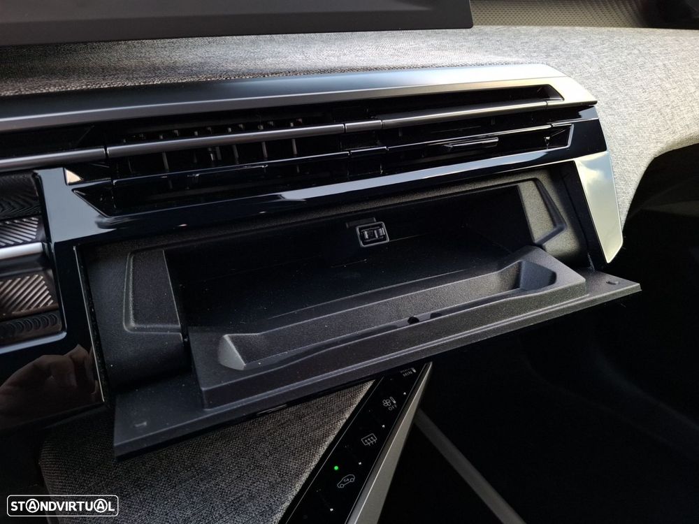 Peugeot 5008 1.2 Hybrid Allure e-DCS6 - 19