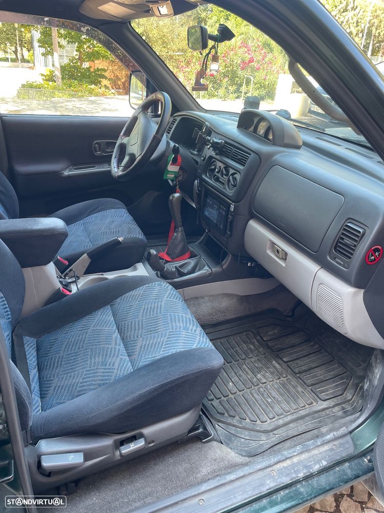 Mitsubishi Pajero Sport 2.5 TD GLS - 11