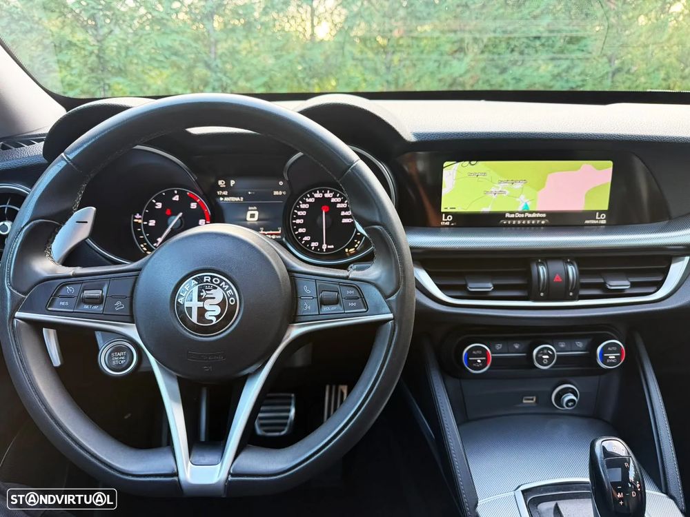 Alfa Romeo Stelvio - 18