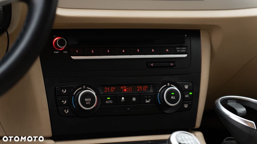 BMW X1 sDrive16d - 12