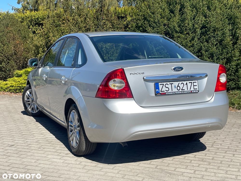 Ford Focus 1.6 Ghia - 15